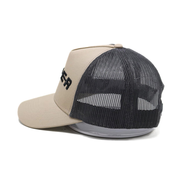 S-U-P-E-R trucker keps