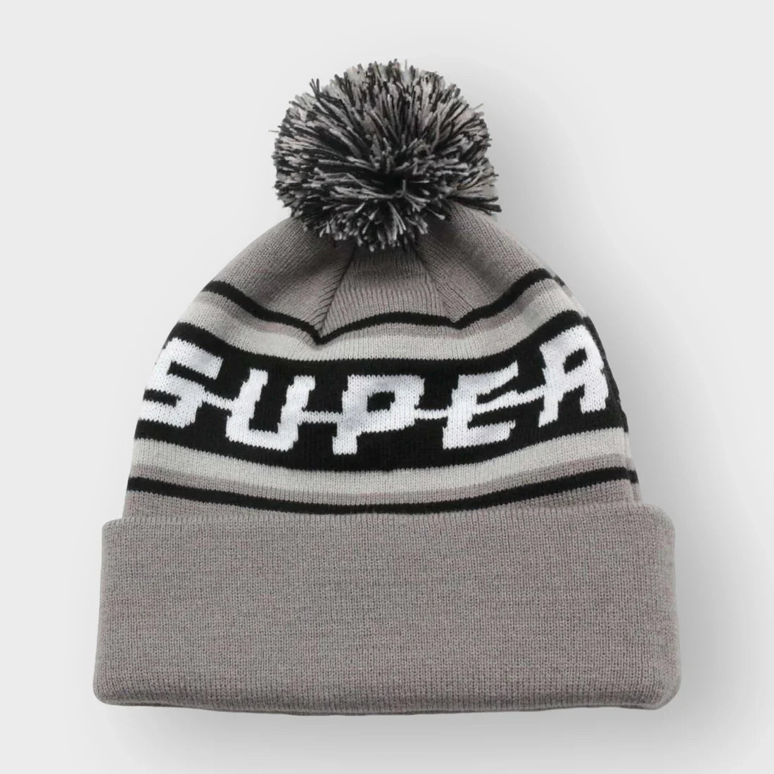 S-U-P-E-R mössa